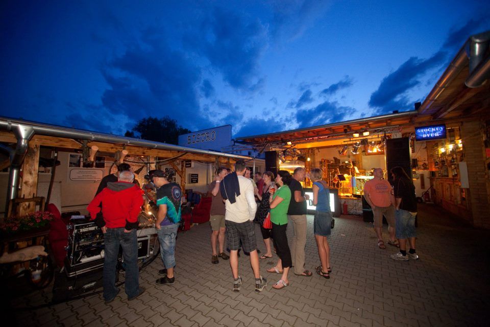 Právě si prohlížíte 03.07.2021 MOTORKÁŘSKÝ DOUPĚ otevřeno od 9:00 hod do 23:55hod, jídlo, pití, zábavička.