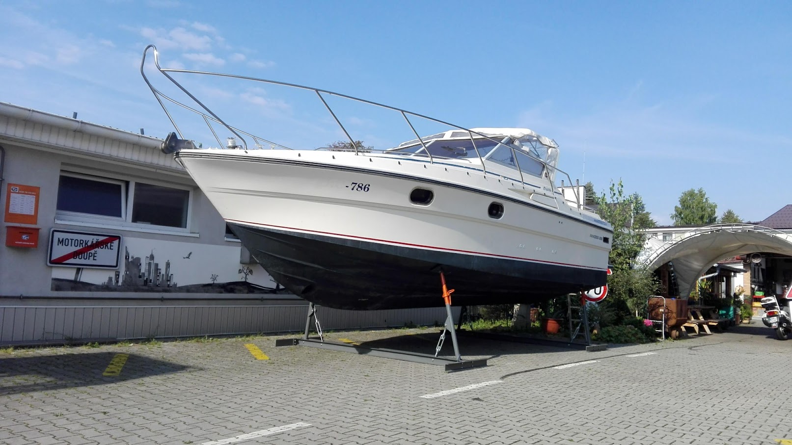 Právě si prohlížíte 27.-29.07.2021 MOTORKÁŘSKÝ DOUPĚ – Celý týden až do pátku makáme na lodi, tak nás můžete navštívit na kávičku, občerstvení a pokec. Pokud chcete přespat není problém.