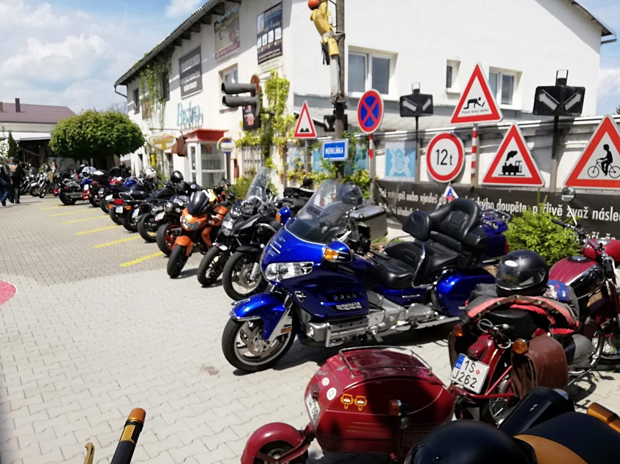 Právě si prohlížíte 28.09.2021 MOTORKÁŘSKÝ DOUPĚ – otevřeno od 09:00 hod. Ve 14:00 hod se koná Svatováclavská vyjížďka