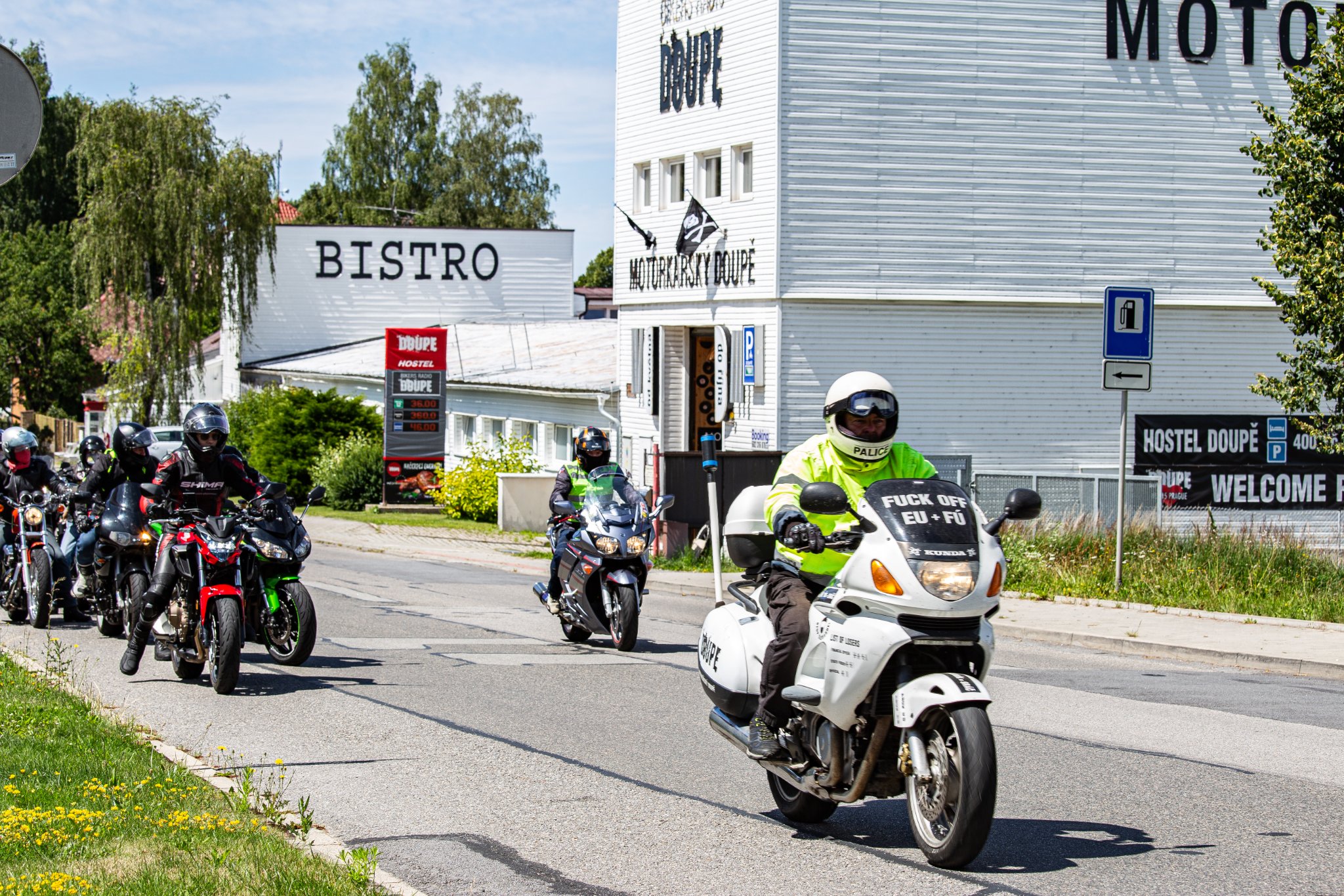 Přečtete si více ze článku 26.08. – 28.08.2022 MOTORKARSKY DOUPE otevírá v pátek od 14:00 hod a jedeme jízdu až do neděle 18:00 hod