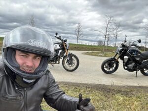 Přečtete si více ze článku 12.04.2023 BIKERS RADIO DOUPE 20:00 hod živé vysílání s Eduard Šlampa – CF MOTO