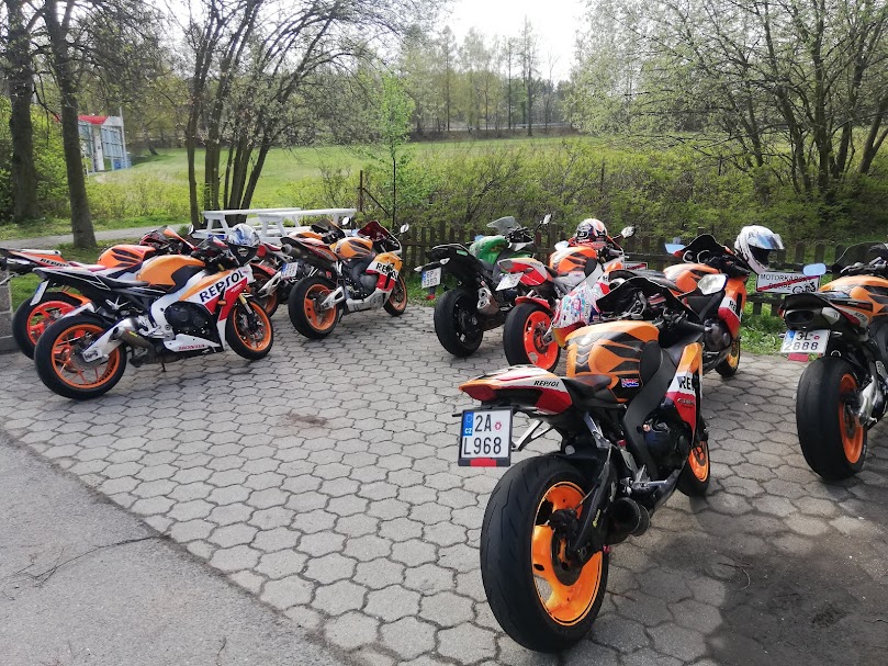 Právě si prohlížíte 14.06. – 16.06.2024 MOTORKÁŘSKÝ DOUPĚ – OTEVŘENO OD PÁTKU 14:00 HOD DO NEDĚLE 18:00 HOD